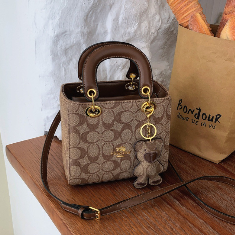 Women'S Bags At M&S - กระเป๋าถือผู้หญิงสุดหรู 2026 รุ่นใหม่สไตล์วินเทจ คลาสสิค ลายโมโนแกรม กระเป๋าสะพายข้างแฟชั่นดีไซน์เนอร์