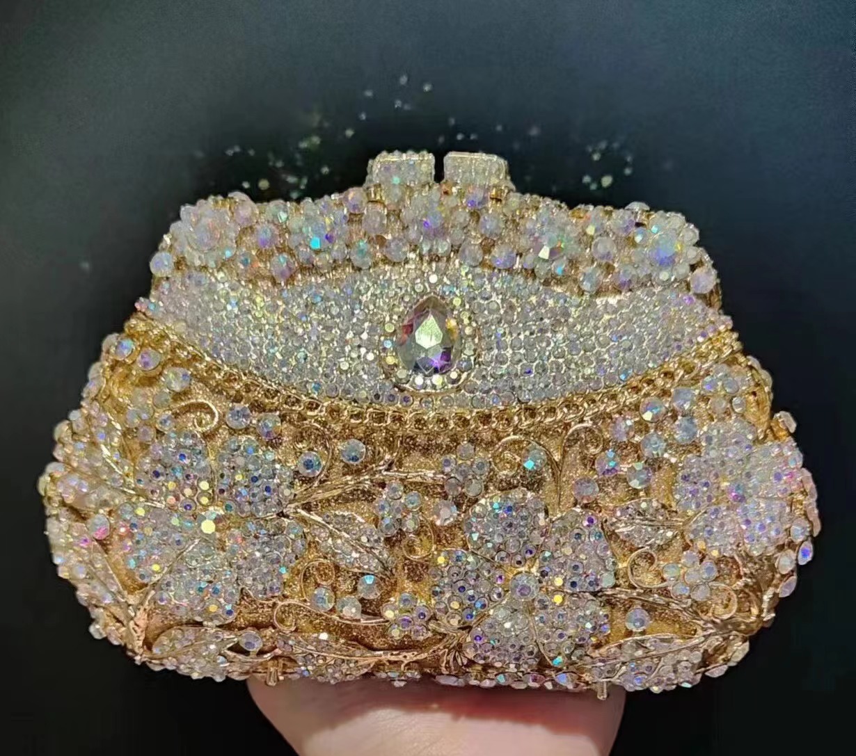 Women Bags Golden - กระเป๋าคลัทช์งานเลี้ยงกลางคืน ประดับคริสตัล ดอกไม้โลหะสีทอง สำหรับผู้หญิง กระเป๋าถืองานแต่งงาน งานพรอม