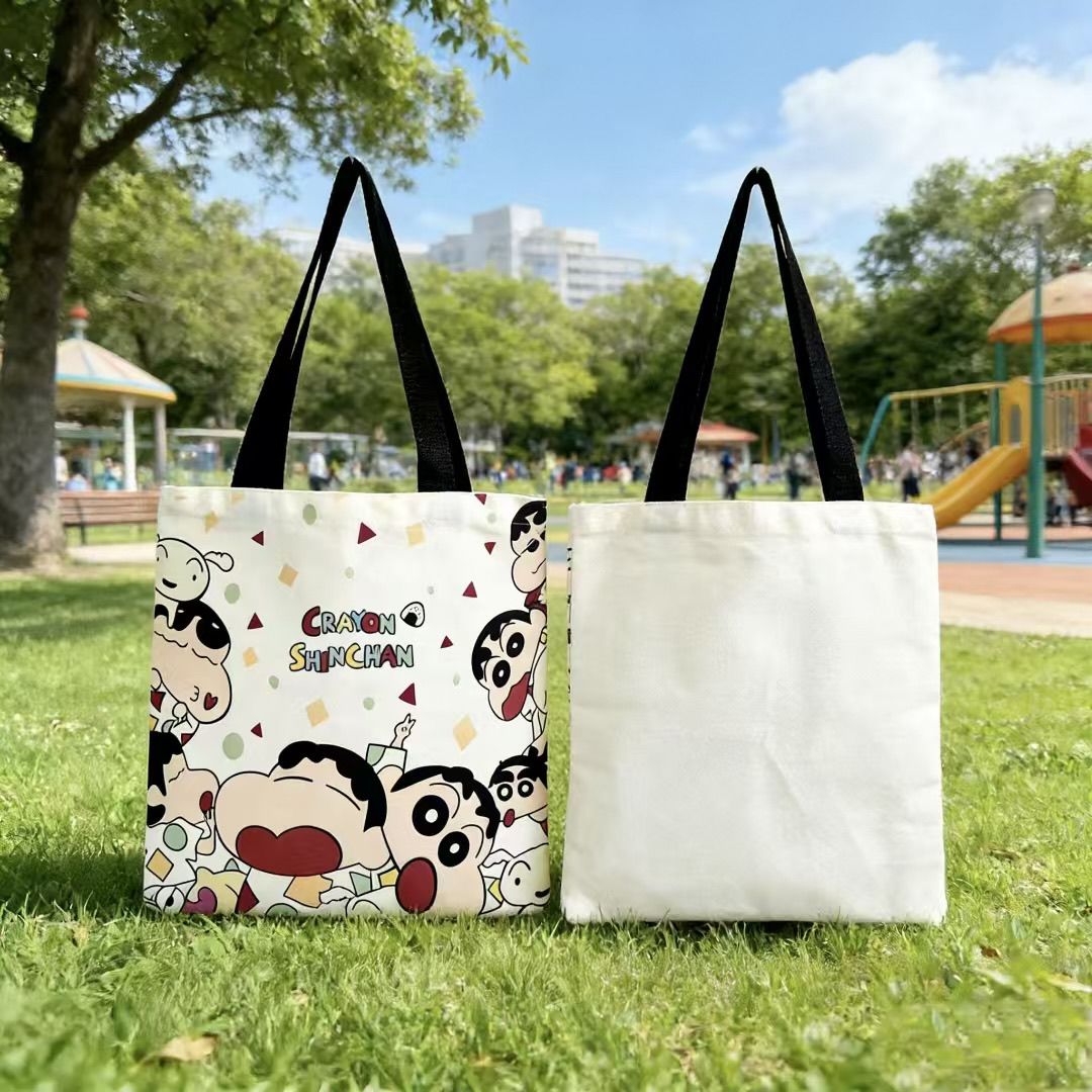 Women Bags 2026 Trends - กระเป๋าผ้าแคนวาสลายชินจัง ปี 2026 รุ่นใหม่ ขนาดใหญ่ กระเป๋าสะพายข้างสำหรับผู้หญิง