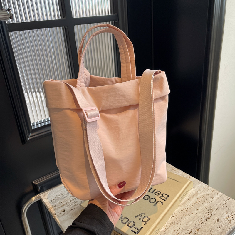 กระเป๋าโท้ทไนลอนพิมพ์โลโก้ตามส - Women Bags Logo บทวิจารณ์และราคา