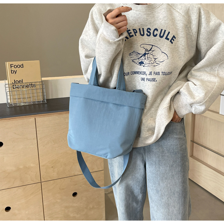 กระเป๋าโท้ทไนลอนพิมพ์โลโก้ตามส - Women Bags Logo บทวิจารณ์และราคา