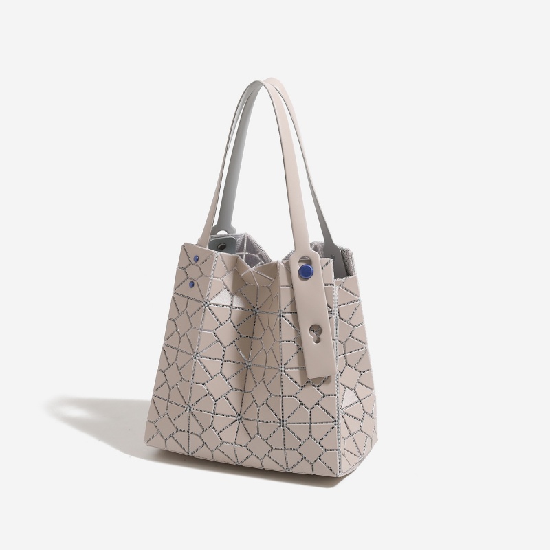 กระเป๋าโท้ททรงเรขาคณิตแฟชั่น 2 - Women Bags 2026 Trends บทวิจารณ์และราคา