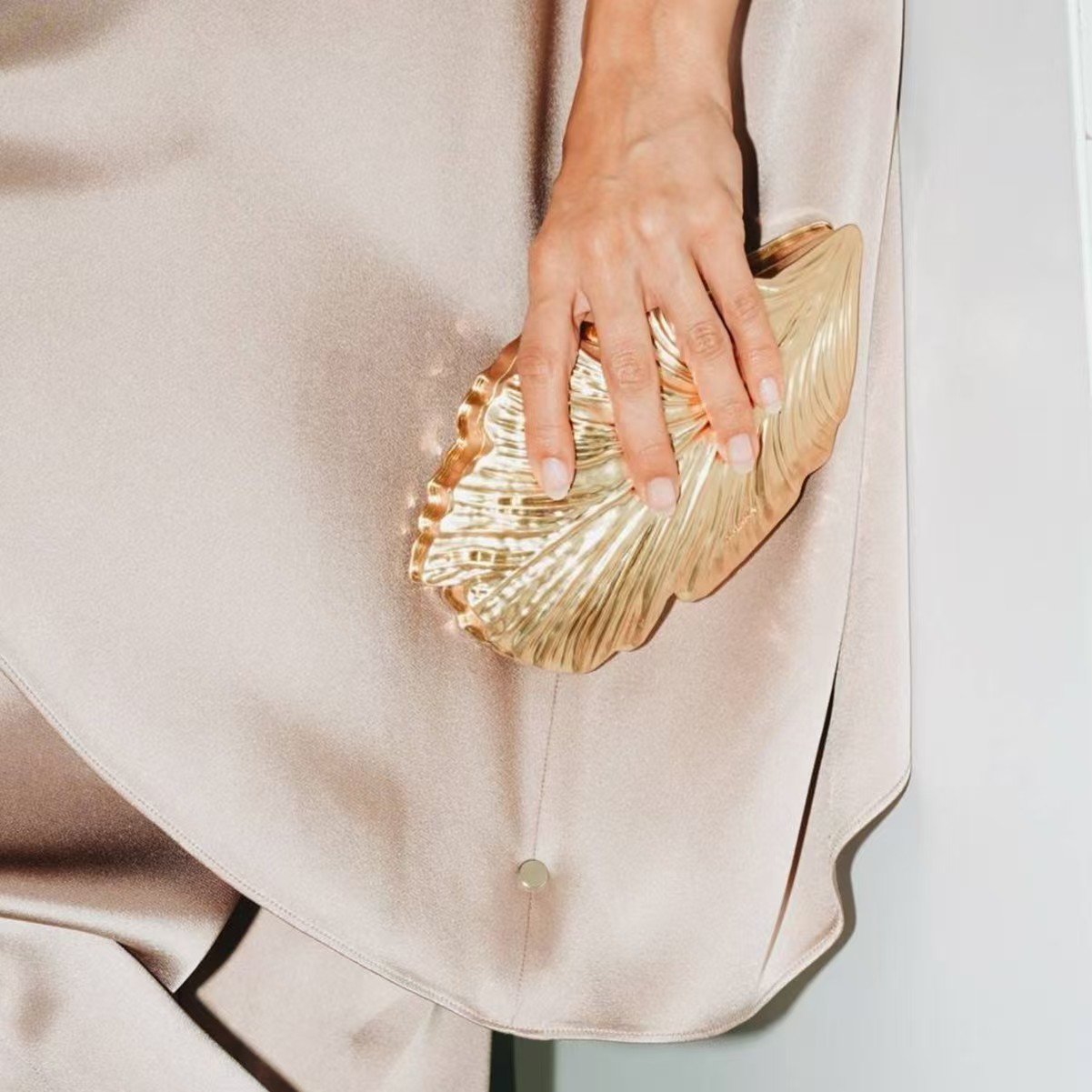 กระเป๋าถืออะคริลิคใบไม้สีทองสุ - Women Bags Golden บทวิจารณ์และราคา