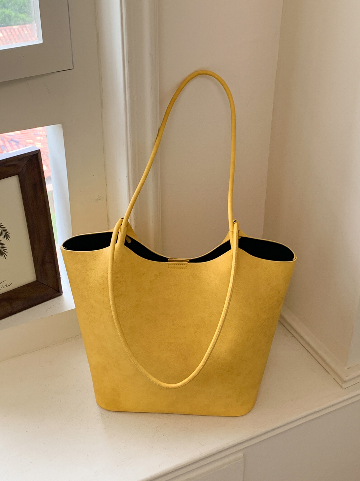 กระเป๋าถือสะพายไหล่ข้างเดียวสำ - Women Bags 2026 Trends บทวิจารณ์และราคา